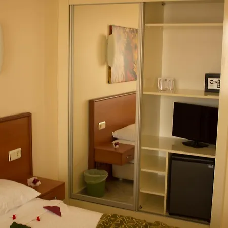 Lord Hotel Çeşme